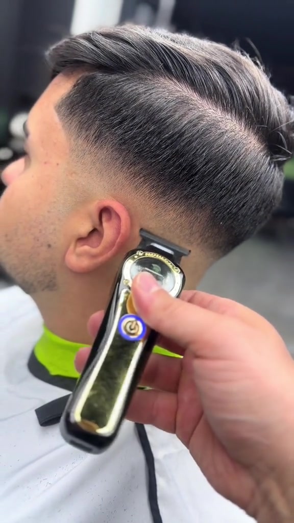 Fade met tondeuse bij Unique Barber